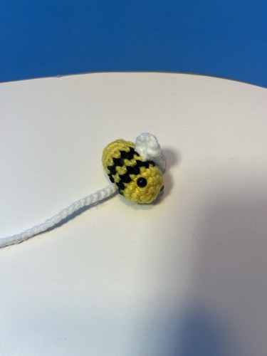Crochet Honey Bee Bookmarker - Picture 2 of 8