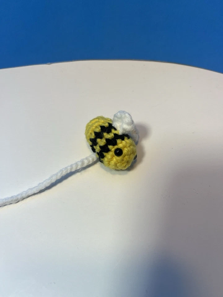 Crochet Honey Bee Bookmarker - Image 2 of 4