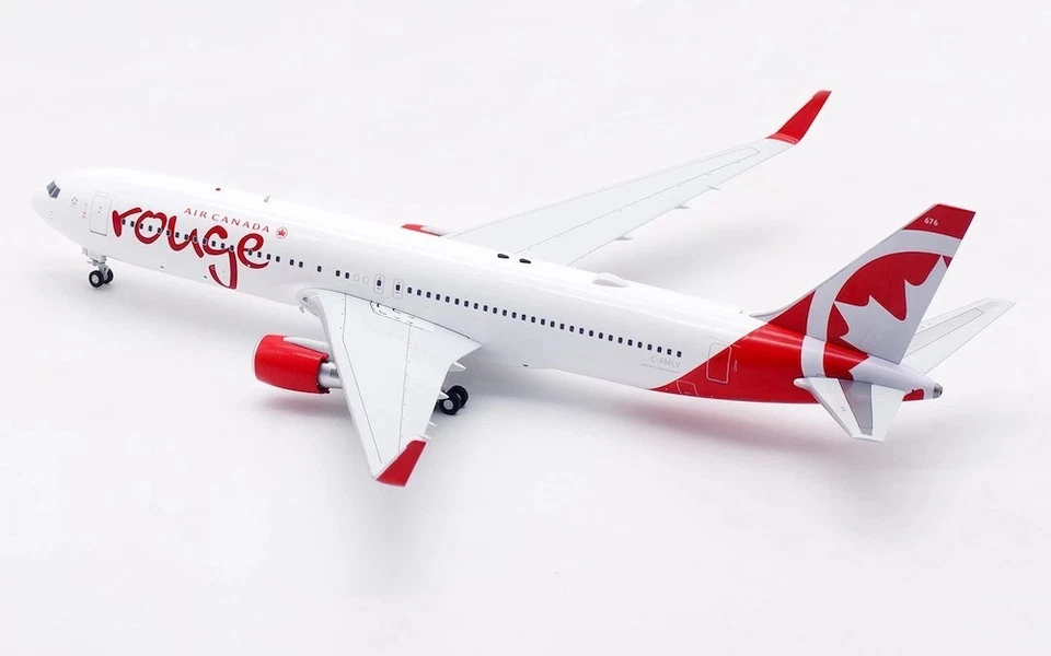 Air Canada Rouge / Boeing 767-316/ER / C-FMLV / B-763-RV-MLV / 1:200 - Image 2 of 4