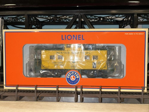 Lionel 2326200 Maine Central Northeast Caboose #662 | Condition: Used
