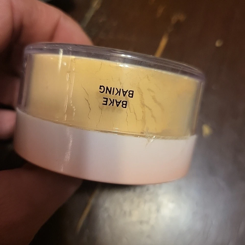 PHYSICIANS FORMULA MINERAL WEAR PF11037 SET/BRIGHT/BAKE 3 IN 1 SETTING POWDER - Image 3 of 4