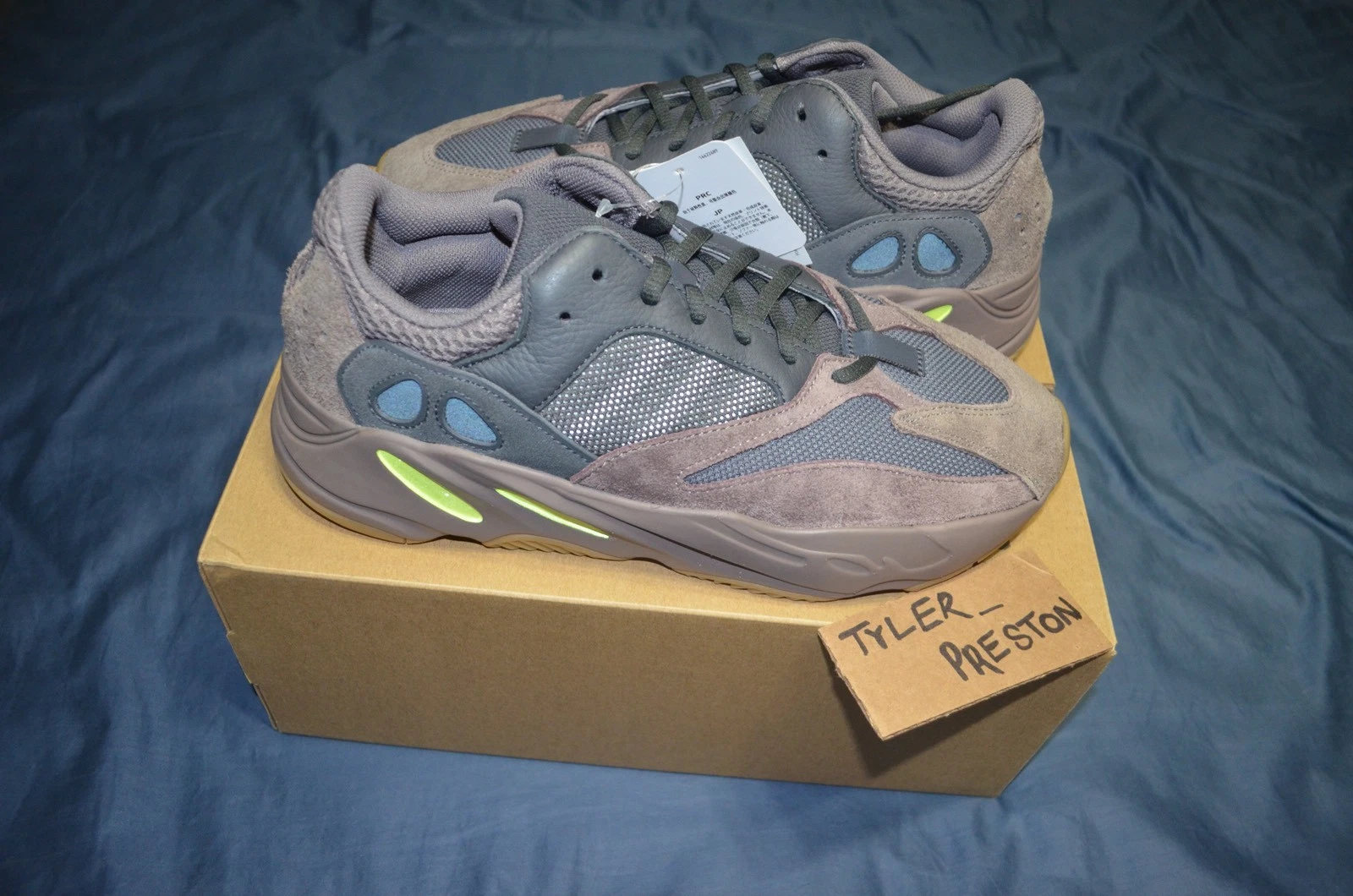 adidas Yeezy Mauve 700 Boost 10 fw ss Cat Steiff RC TNF CDG Box 97 échelle S 350