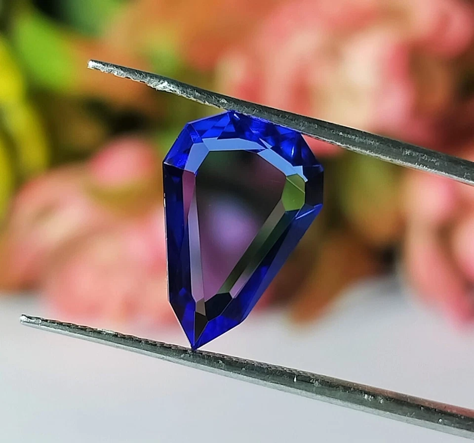 Portrait Cut!!! AAA Tanzanite Fancy Shape 13.70X9.70X3.60 MM Modern Fantasy Cut - Image 2 of 4