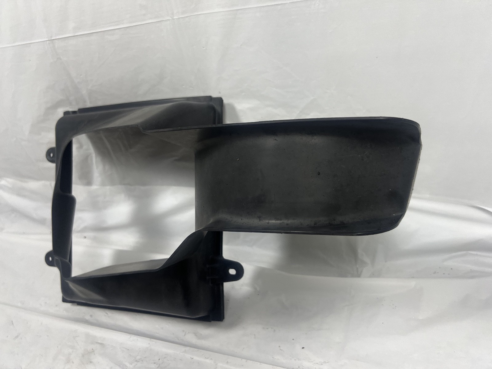 Maserati Ghibli 3.0 Front Left Intercooler Air Duct Guide 670004140 OEM