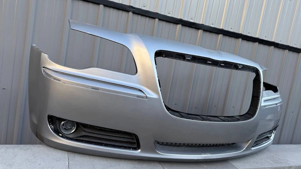 ❗️SIN ENVÍO ❗️PARACHOQUES DELANTERO CHRYSLER 300 PLATEADO 2011 2012 2013 2014 Foto 3 de 3