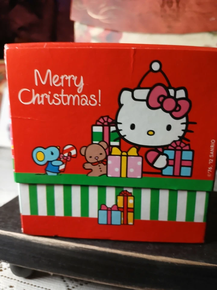 Hello Kitty Eau De Toilette Perfume Edición Navidad Nuevo Bandeja 100 ML Foto 3 de 4