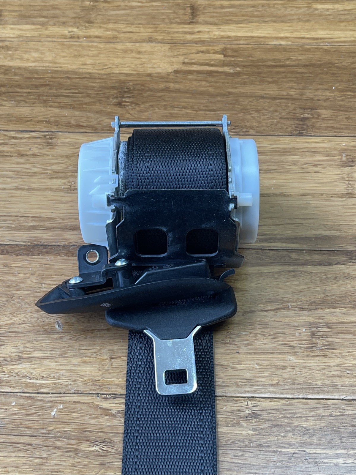 2018-2020 Ferrari Portofino F164 Rear Right Seat Belt Retractor 839497 OEM
