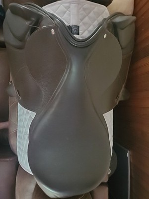 17 in Equitare Cadence All Purpose English Saddle