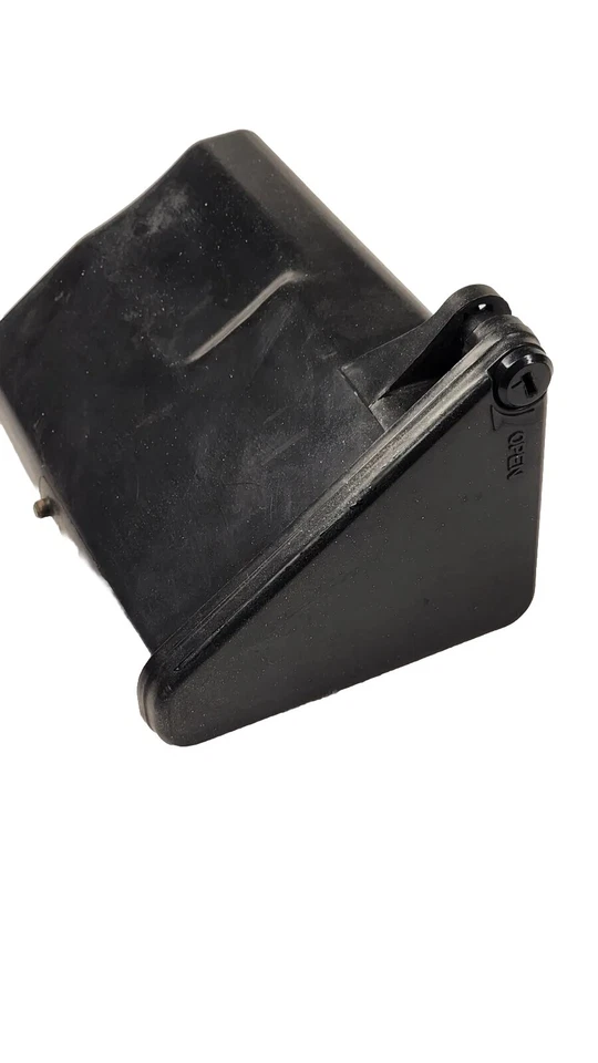 1981 Honda CB900C Custom 10 Speed Tool Box and Lid  83520-461-000 - Imagem 2 de 4