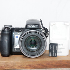 Sony Cyber-shot DSC-H7 8MP Digital Camera Black GOOD/TESTED W 4gb Memory Stick