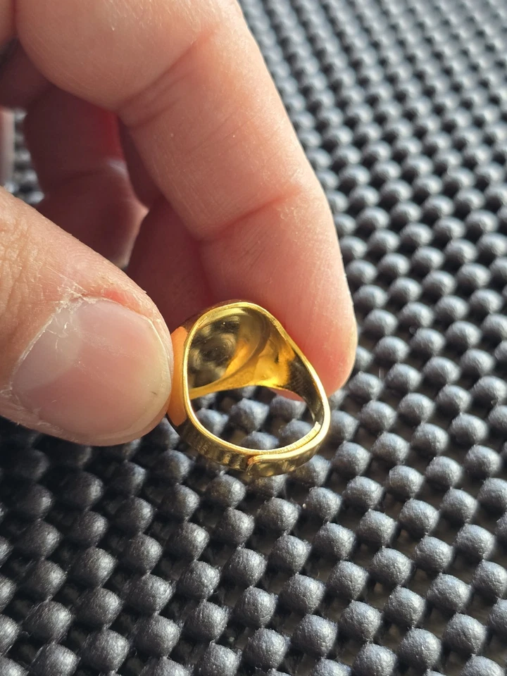 Nintendo Employee Super Mario World Peace Sign Golden Ring Rare Vintage SNES GB. - Image 3 of 4