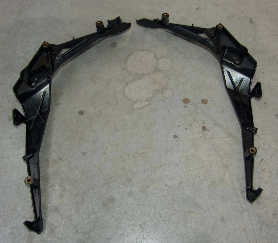 2 SUPPORTI PARAFANGO PORTA TARGA BENELLI TRE-K TNT 1130 899 Foto 2 de 3