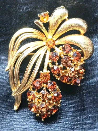 Vtg Lisner Topaz Rhinestones Brooch Pin Gold Tone Pine Cones Leaves 