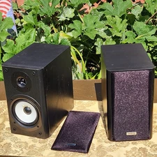 Onkyo D 035  BookShelf Dorm Room Speakers 40W