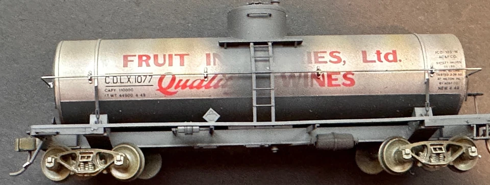 Coche cisterna escala HO calidad vino decorado a mano/desgasteado por Howard Zane Foto 2 de 4