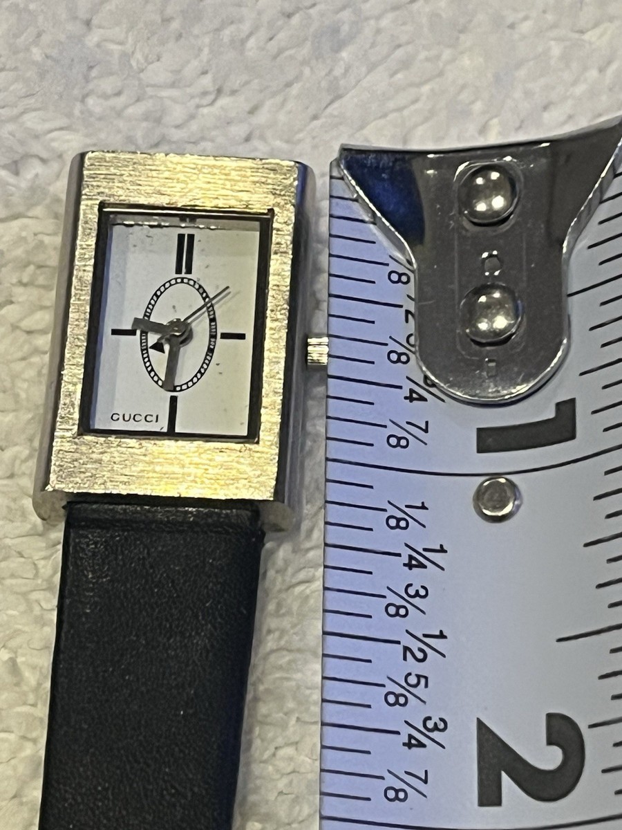 GUCCI 1600 Quartz Dress Watch Womens 26mm Gold Black wrist 3cm
