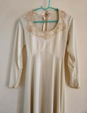 Vintage 1970s Wedding Dress Gown Size XS/S Size 4 or 6 