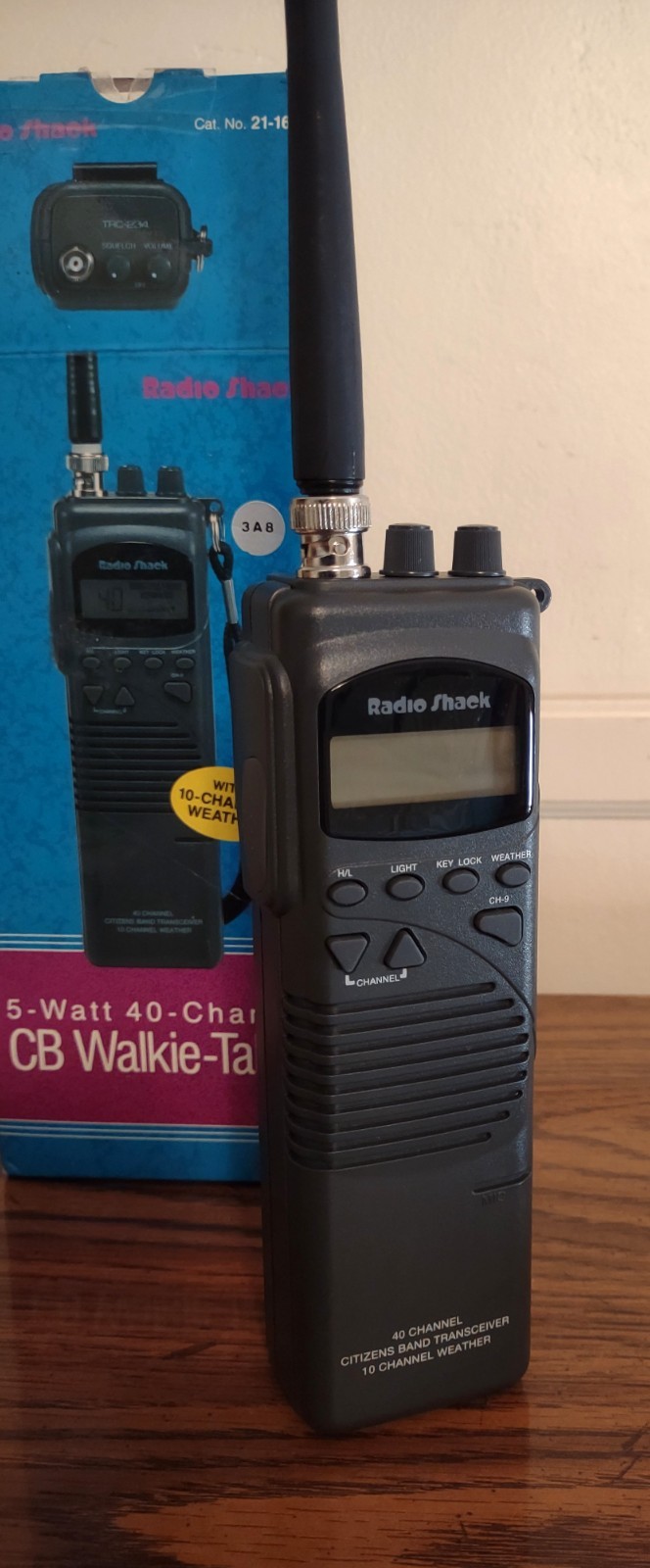 Radio Shack TRC-234 Handheld 40 Ch AM CB Radio w/NOAA Weathe