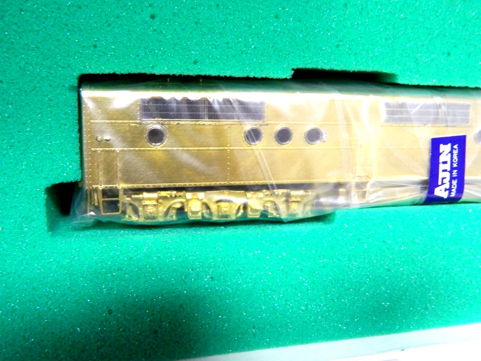 HO,new, OMI #5347,COLA/SF E-2 B unit,pwd,new in box,RARE, std DC,never unwrapped - Image 3 of 4