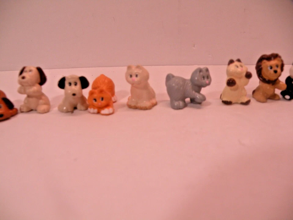 Lote de 13 figuras de repuesto mini juego Galoob Pound Puppies Kitties 1998 Foto 4 de 4