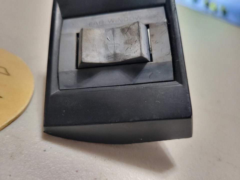 73-91 雪佛兰 GMC K5 Blazer Jimmy 后窗开关装饰边框尾门 80 — 第 4/4 张图片