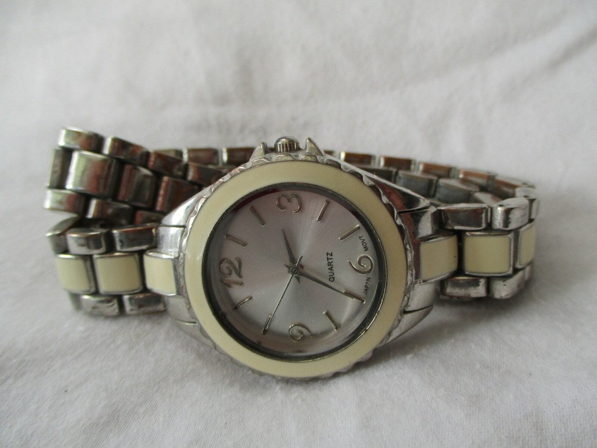 STYLISH & CLASSY Cream & Silver Toned Wrap Around Link Band  display picture 1