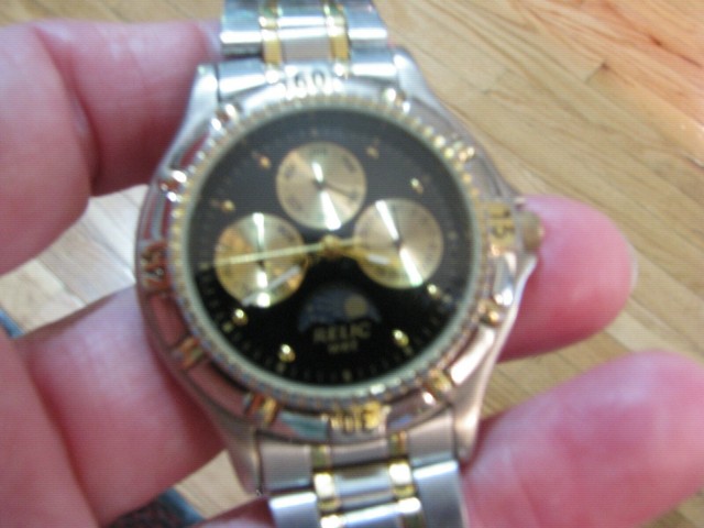 24 HR MOON PHASE MENS RELIC BY FOSSIL 2TONE DEPLOY. BAND RUNS WELL 3