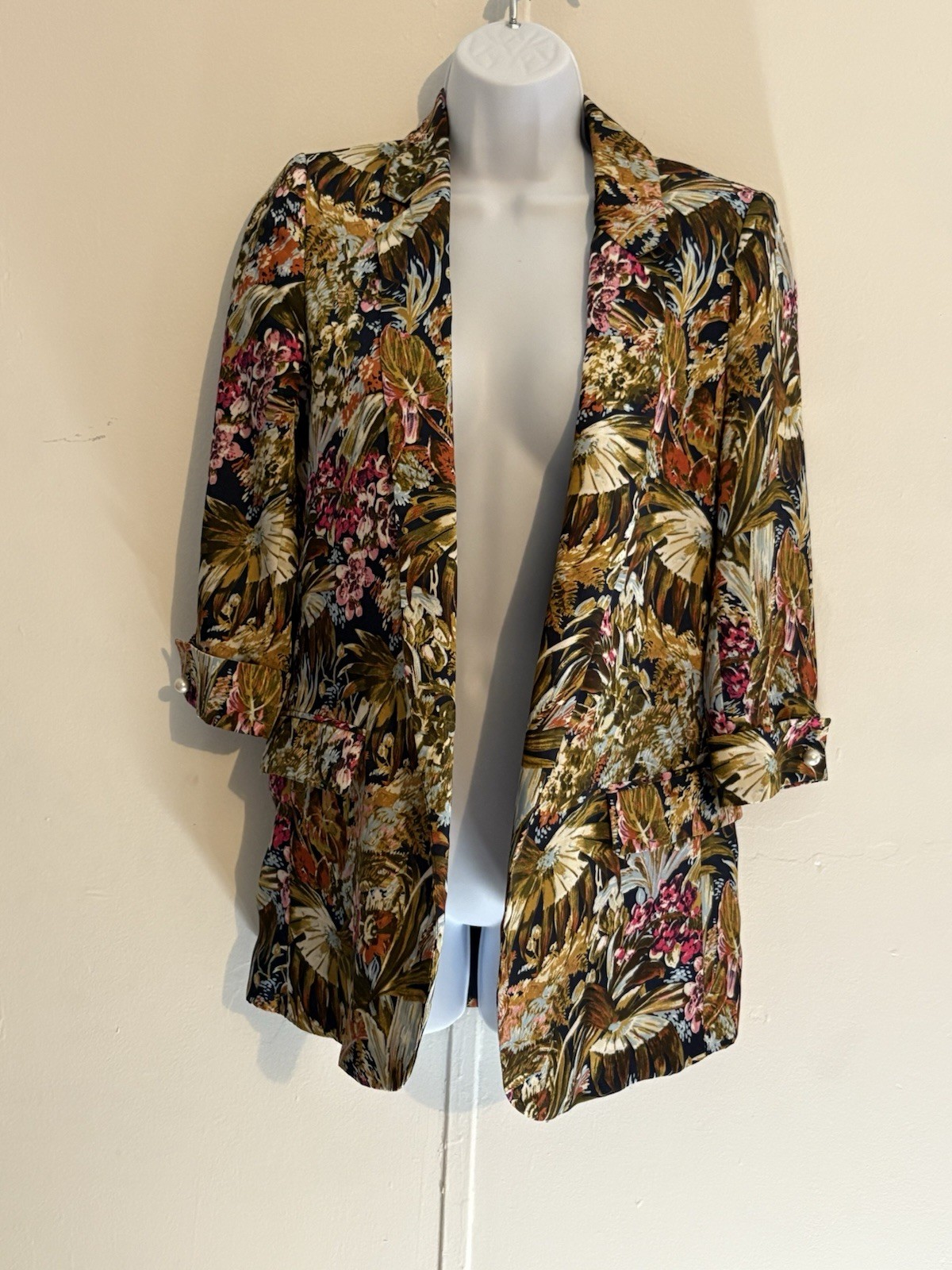 Zara Basic Women’s Satin Effect Blazer In Tropica… - image 3