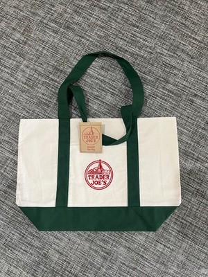 BNWT Trader Joe s - 2025 Christmas Canvas Tote Shopping Bag Large Green