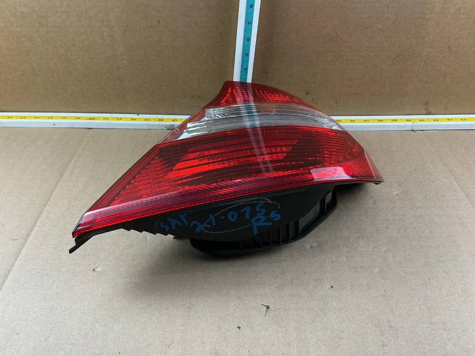 Luz trasera lateral para pasajero Toyota Camry 2002-2004 montada en cuarto TLP-59304 OEM Foto 4 de 4