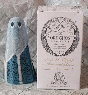 The York Ghost Merchants - gestempelt von Frau Falconer großes blau/weißes Tropfgespenst