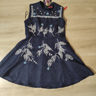 Schick Schön Stickerei Kleid Neu Zara C&A H&M 