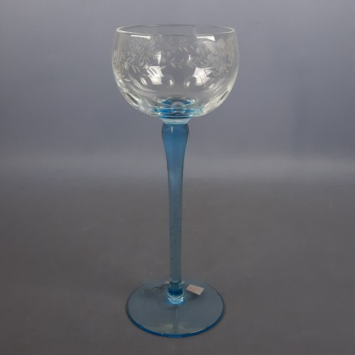 Vaso Vetro Murano Soffiato Fiori Incisi Firmato Calice Azzurro Trasparente 1970 - Foto 3 di 11