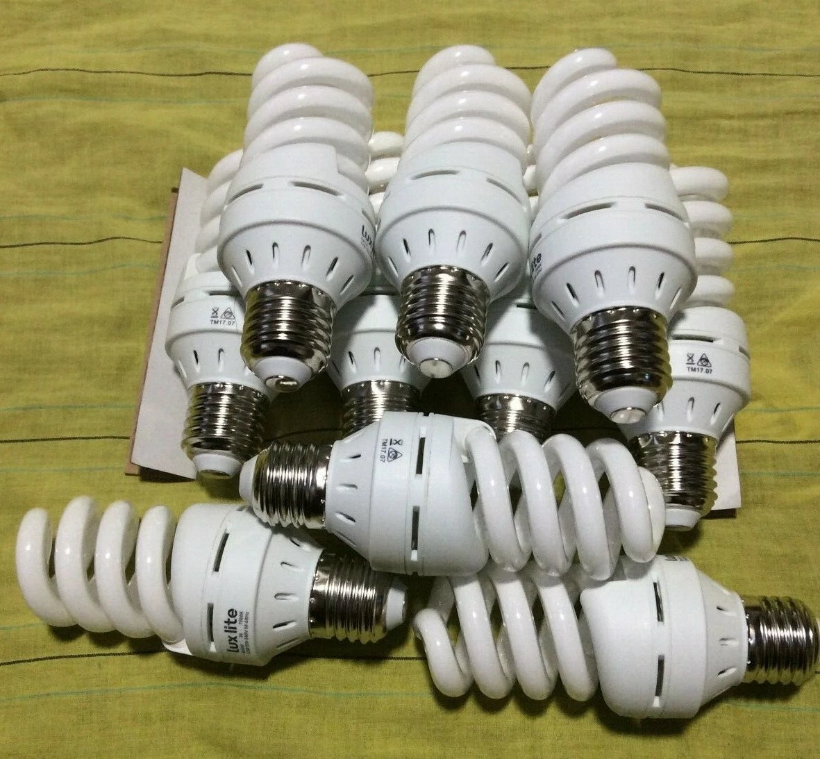 12Watts FS White light CFL Lightbulb Energy Saving Bulbs E27 TEN LAMPS 19.99