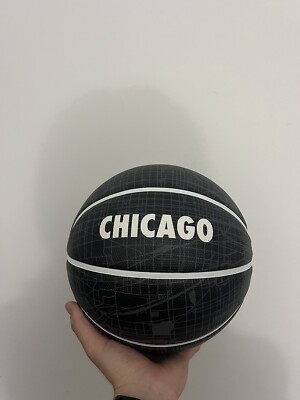 RARE NEW NIKE DOMINATE CHICAGO BLACK,  FULL SIZE BASKETBALL