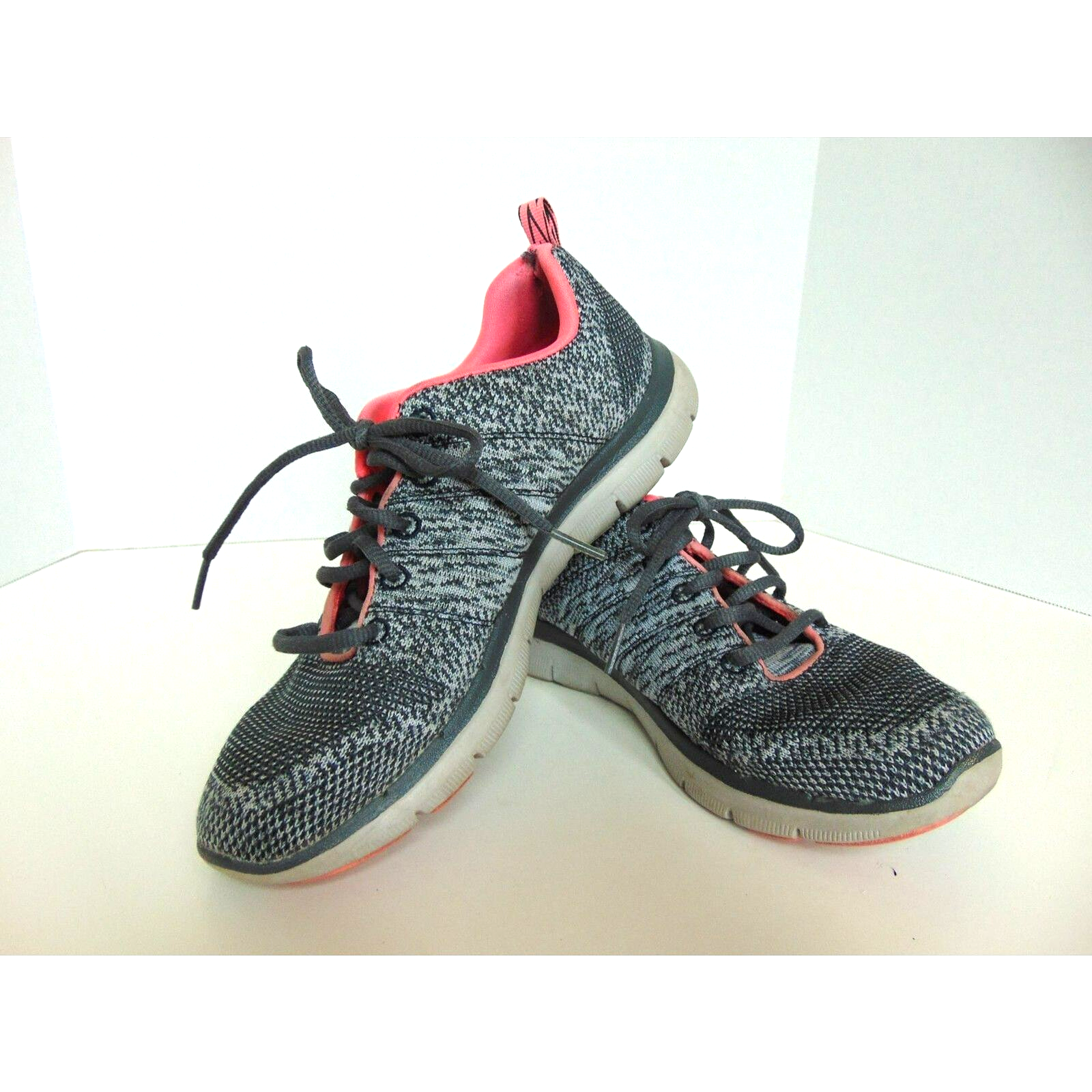 SAOLA Skechers Flex Sole taglia 8 in scarpa da donna ottima comodità. Grigio e rosa.