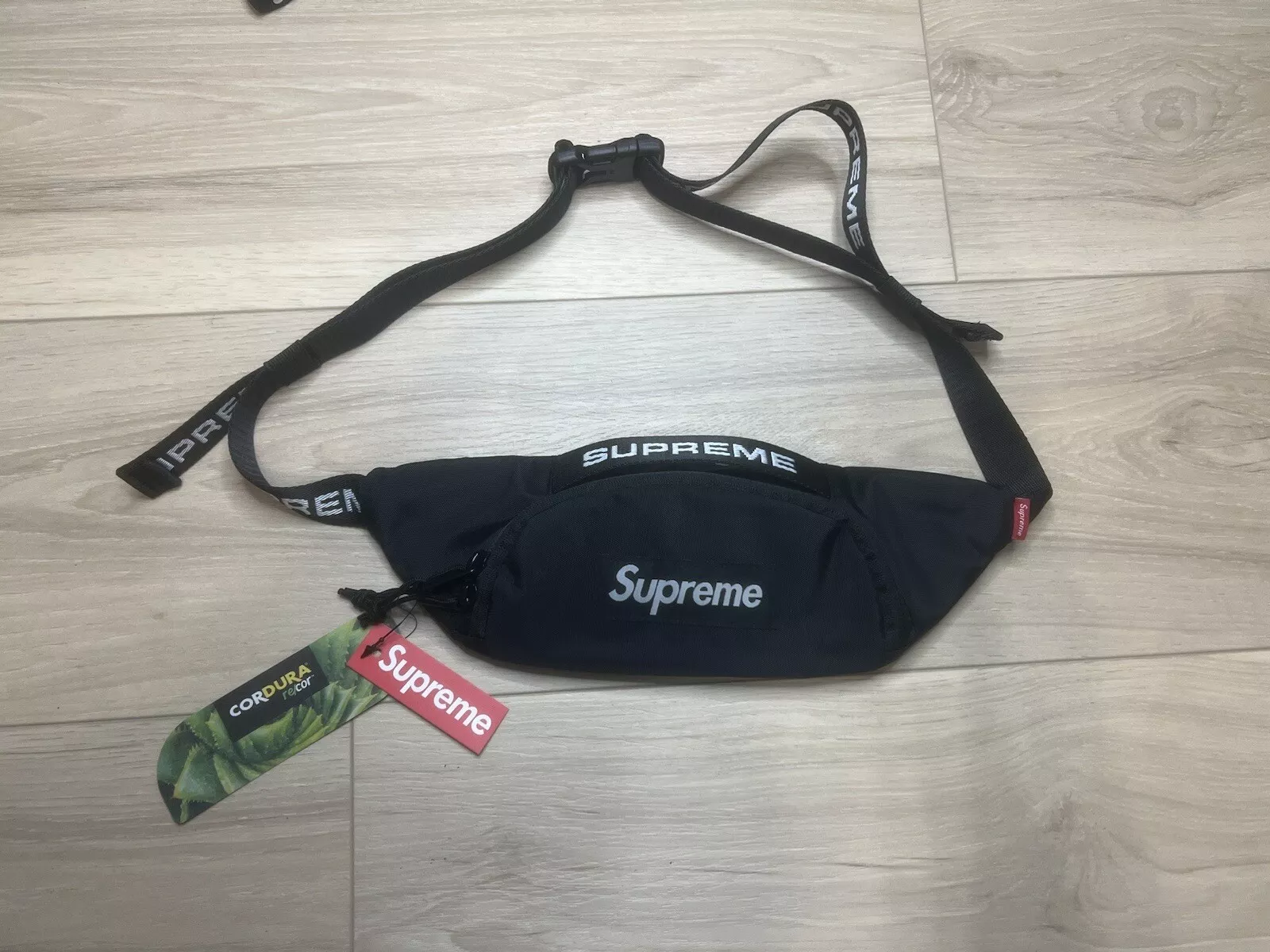 Supreme FW22 petit sac taille noir