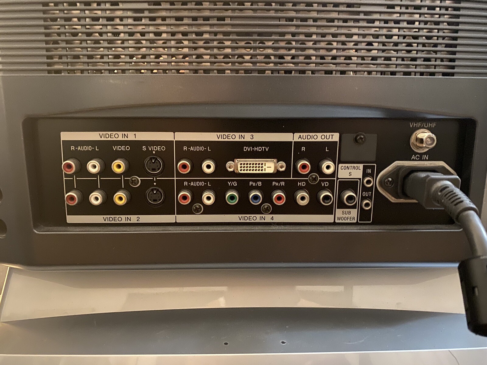 Sony WEGA 32 inch 1080i HD Plasma TV! RARE! GREAT PICTURE & SOUND