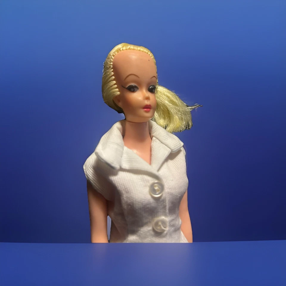 Muñeca Barbie Clon Uneeda Wendy Rubia Sin Marca Años 60 De Colección Foto 3 de 3