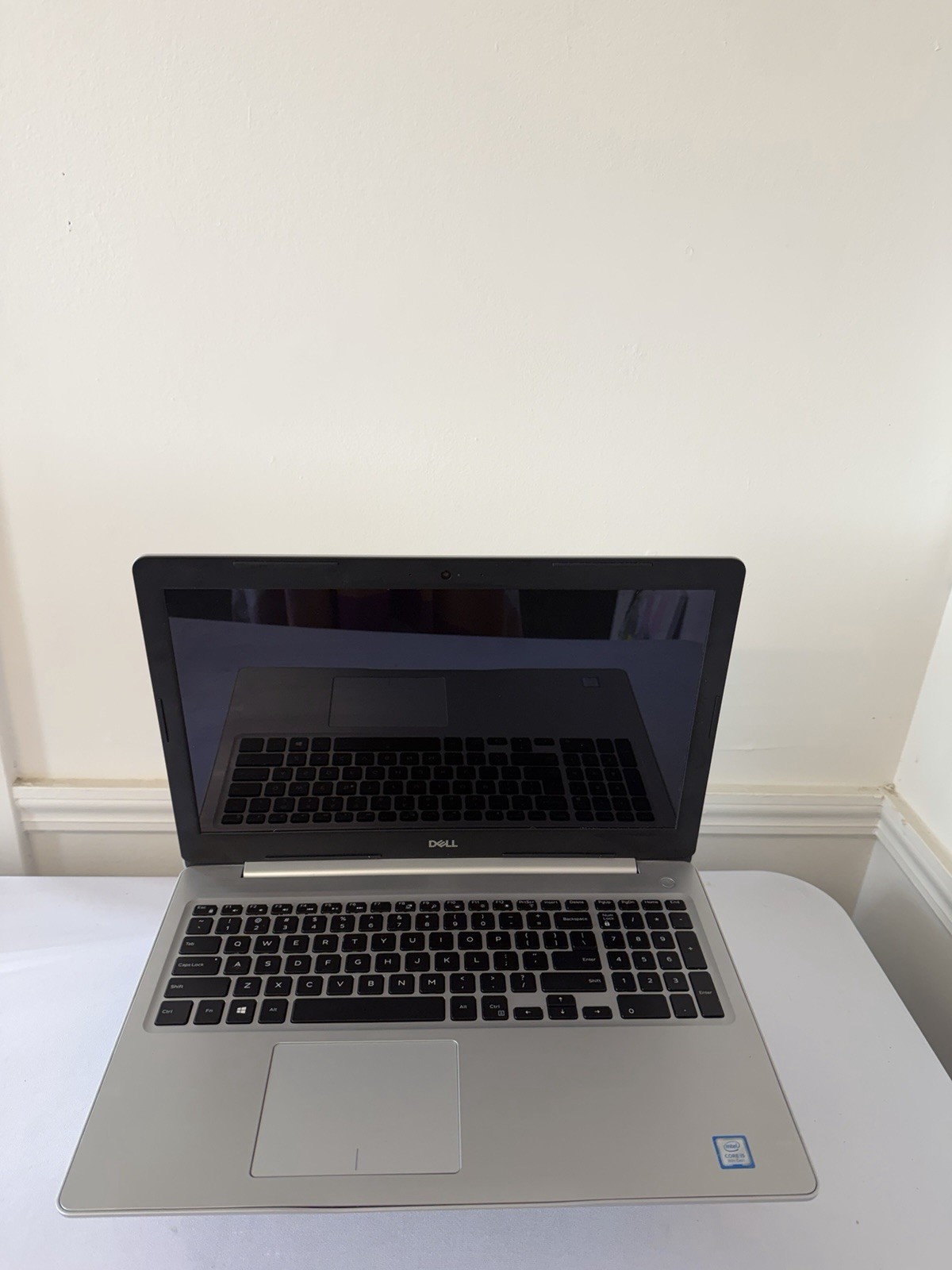 Dell Inspiron Laptop - Intel i5 Gen 8 - No RAM - No Storage - Read Des