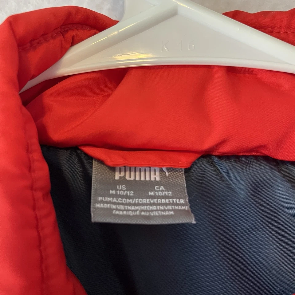 Chaleco Puma Puffer Jóvenes Niños Talla Mediana 10-12 Azul y Rojo Usado en Excelente Condición Niñas o Niños Foto 2 de 4
