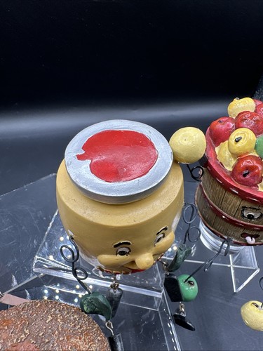 LOT 4 VINTAGE Apple Fruit Shelf Sitters Anthropomorphic Resin Figures Apples WMG - Picture 7 of 13
