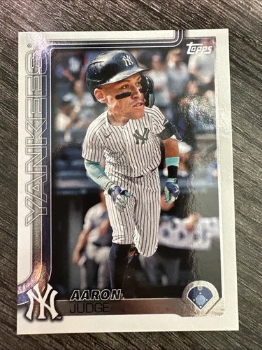 2025 Topps Series 1 Celebration Aaron Judge Big Head SSP #300 Yankees - Picture 1 of 2