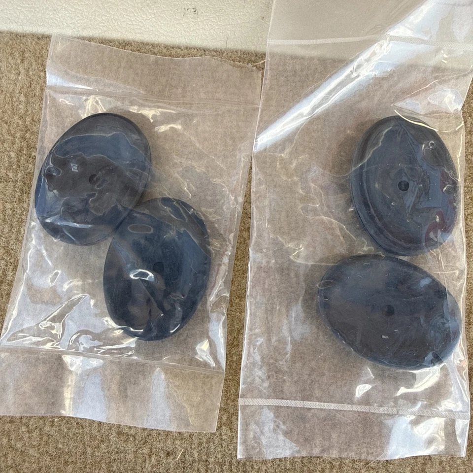 NEW BMW 2002 2002tiii E12 E10 E24 Grommet Brake line rubber frame - Image 2 of 2