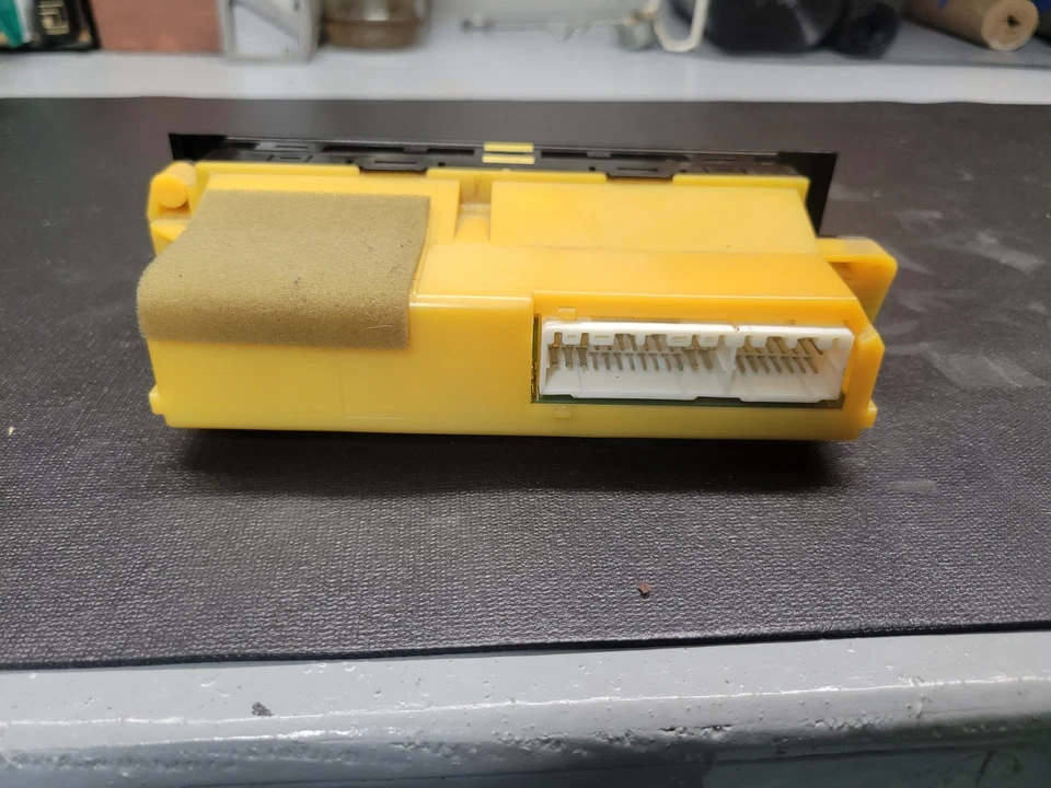 2001 Toyota 4Runner LTD LCD aquecedor de controle climático unidade de painel CA usado fabricante de equipamento original - Imagem 3 de 4