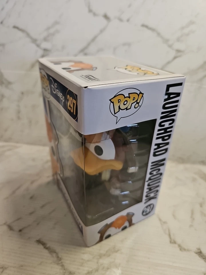 Funko POP! Disney Darkwing Duck Launchpad McQuack #297 Vinil PROTETOR POP GRÁTIS - Imagem 2 de 4