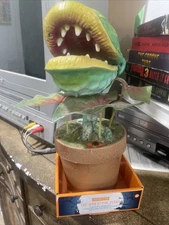 RARE ANIMATED TALKING ~SHOP OF HORRORS  ~AUDREY II PLANT ~HALLOWEEN. Works!