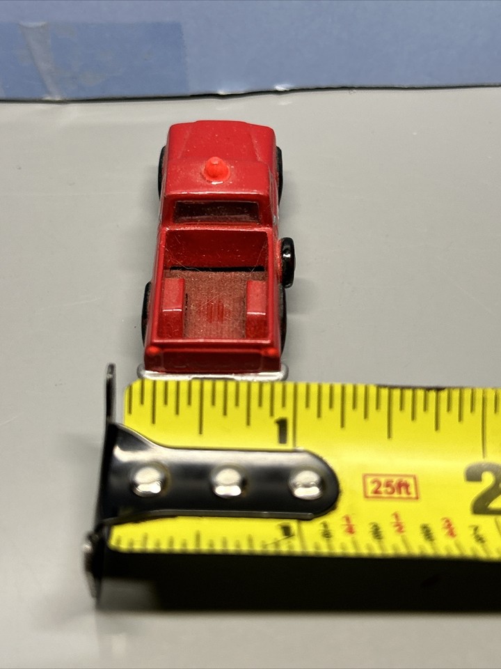 HO Scale Vehicle Red Jeep Wagoneer Pickup Truck DJH England Metal 1/87