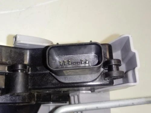 81410J9000 Cerradura Puerta Trasera Izquierda para HYUNDAI KONA (OS) * 6659280 - Imagen 3 de 10