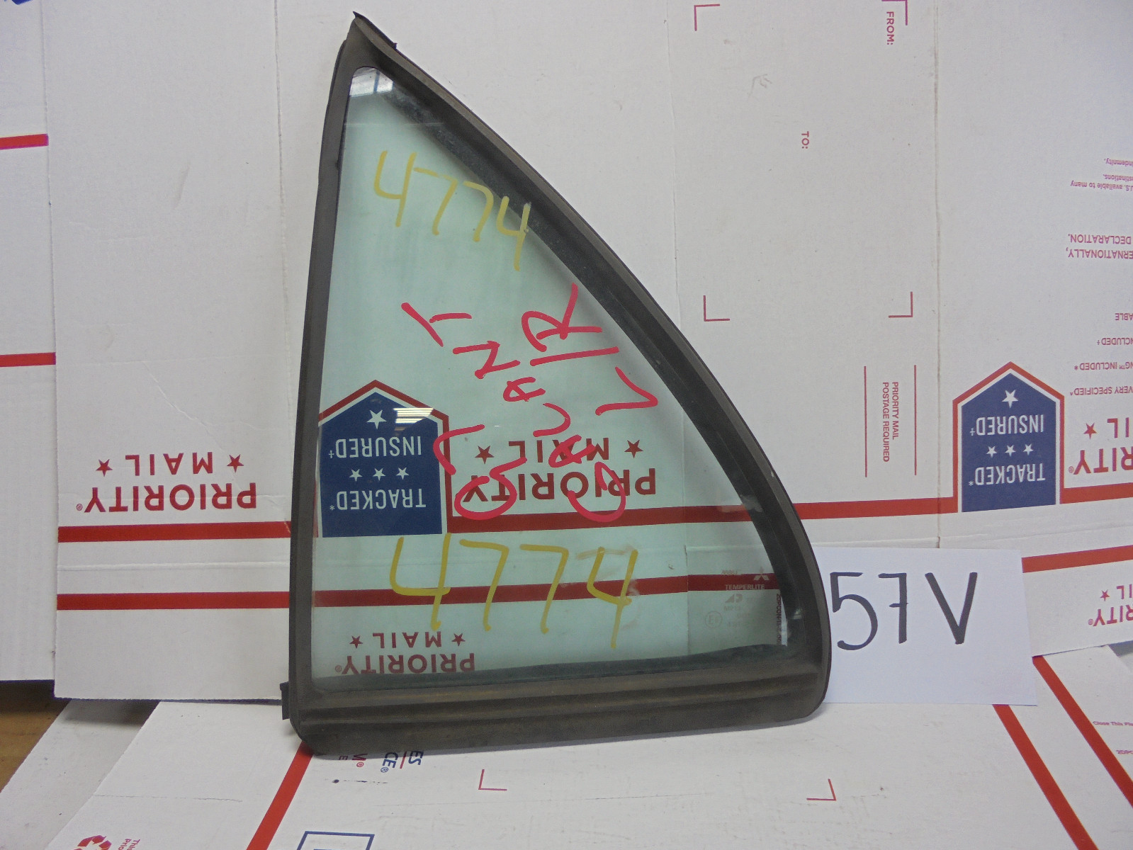 94 95 96 97 98 GALANT REAR DRIVER Vent glass Window rear door Small 57V